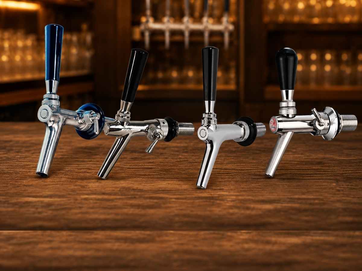 Zapfhähne und Kompensatorzapfhähne für perfekten Biergenuss Vier Zapfhähne und Kompensatorzapfhähne für frisch gezapftes Bier und professionellen Ausschank