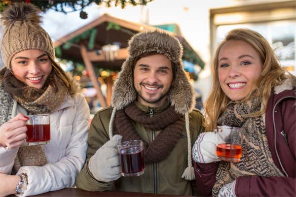 Glühwein aus der Glühweinzapfanlage genießen