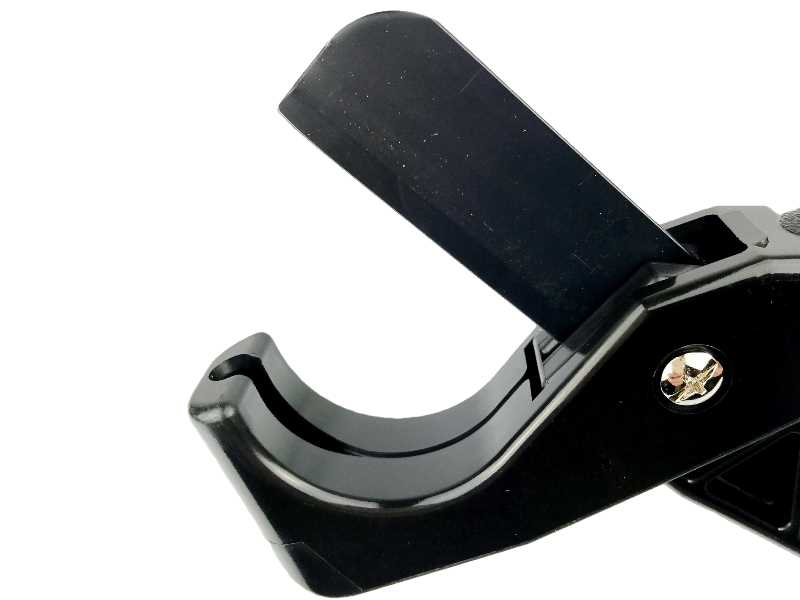 Hose cutter large up to 1 1/2 inch black