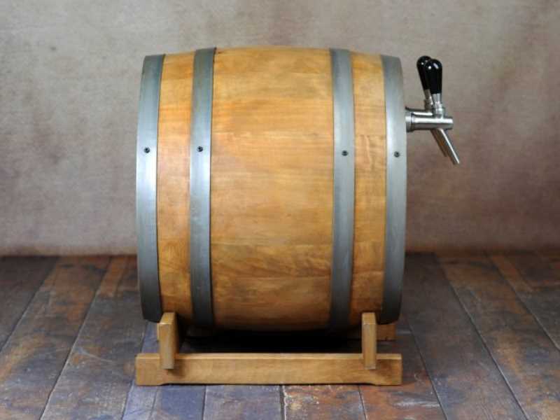 Mulled wine dispenser, 9 KW, 100 l/h, 3 taps, with electric pumps, wooden barrel from Schankanlagen Koch