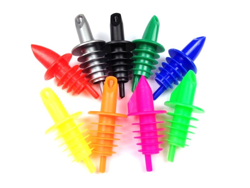 9x Ausgießer für 0,7 - 1,5 Liter Flaschen in verschiedenen Farben 9x Ausgießer für 0,7 - 1,5 Liter Flaschen in verschiedenen Farben